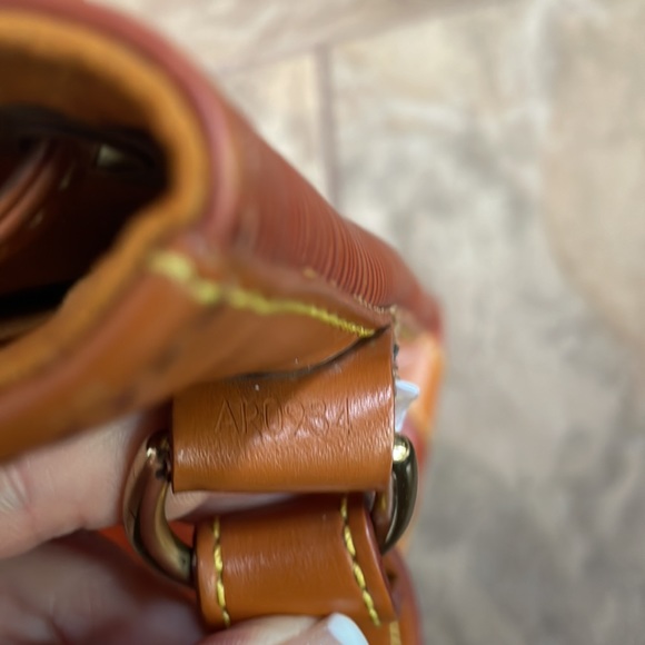 + Louis Vuitton + Epi Noe 2 Bucket Bag - Picture 15 of 15